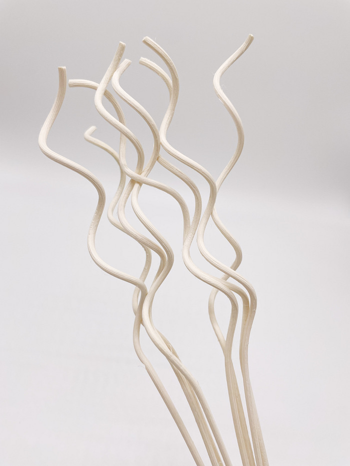 Natural Wavy Reed Stick - Image 2